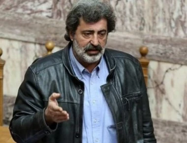 Τσακωμός Πολάκη με χρήστη του fb για τη σημαιοφόρο κόρη του (φωτο)